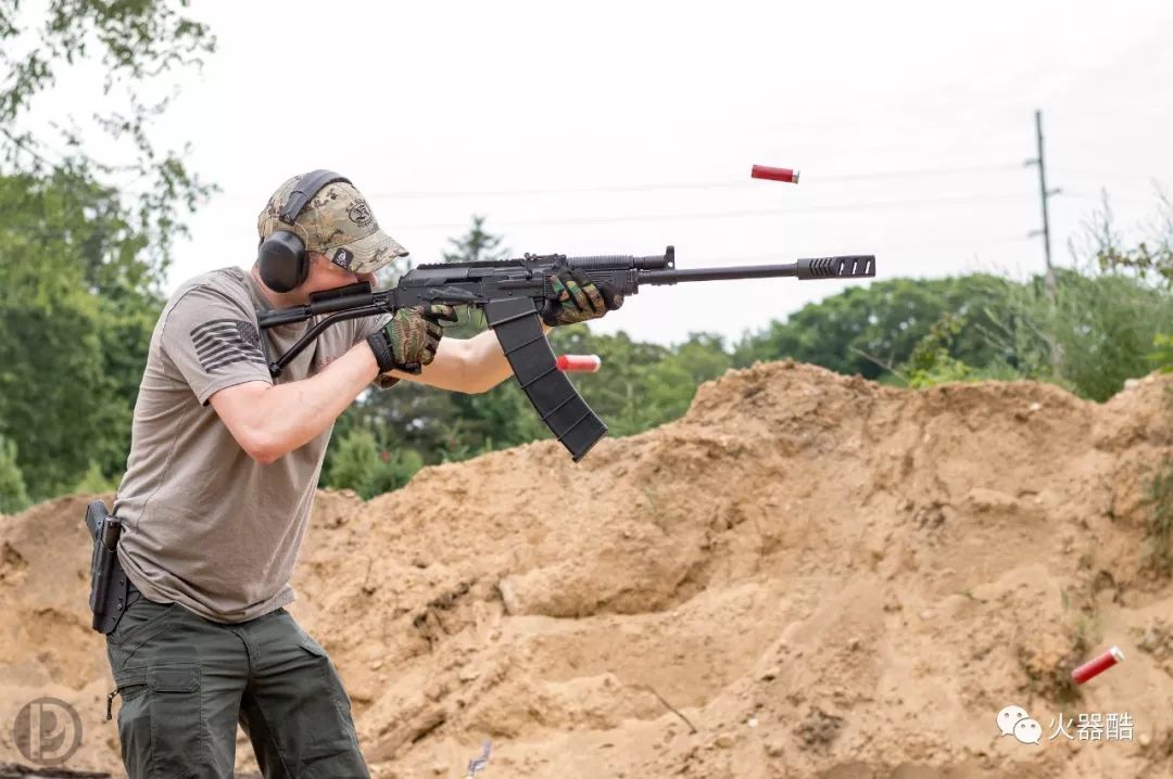 球场上展现出的激情战斗让人难以忘怀