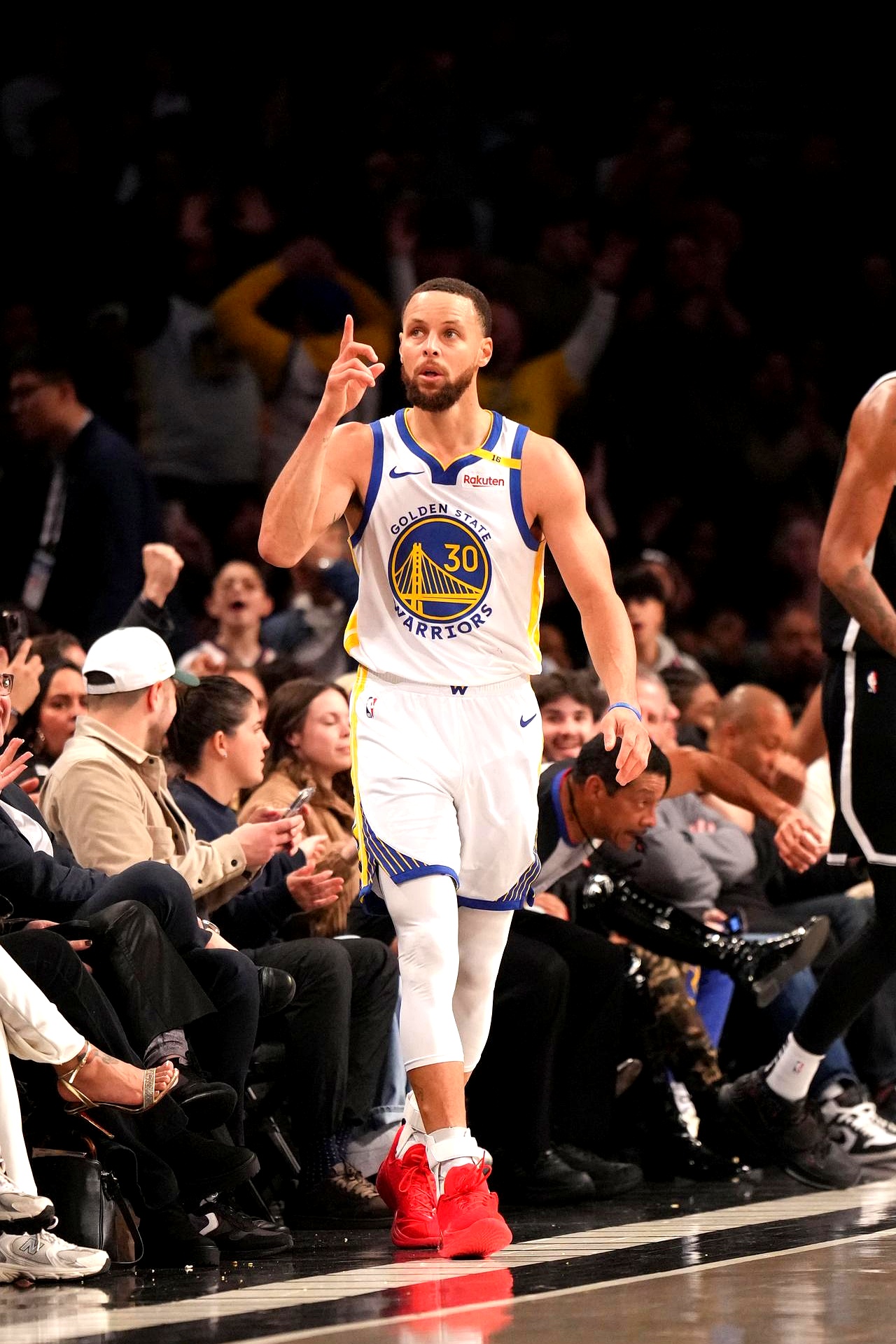 篮网队防守崩盘，惨遭对手狂轰猛炸，可是处理.